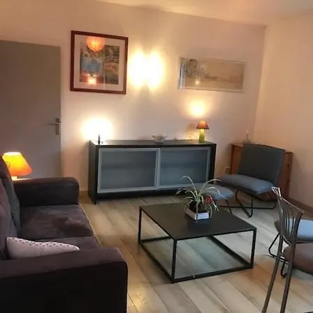 Saint Vincent 招待所 3*